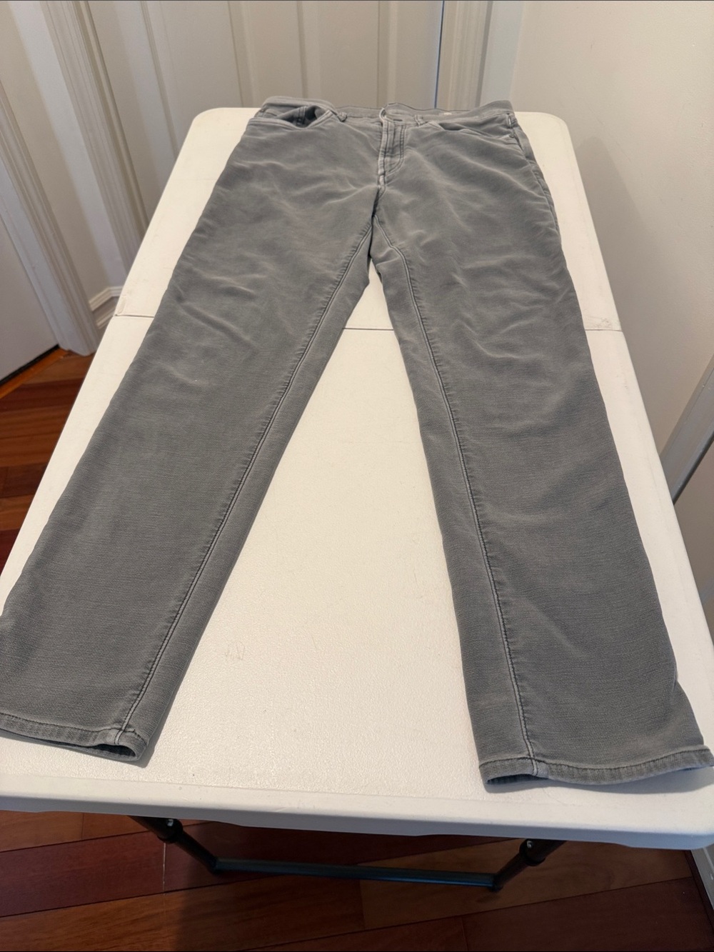Faherty Slim Straight-Leg Super Soft Lightweight Summer Beach Gray Jean 32W